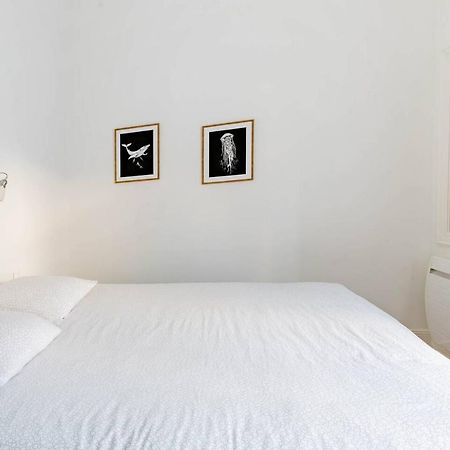 Superbe Duplex De 70M2 Avec 2 Chambres En Hyper Centre Au Calme Sur Cour Classe 3 Etoiles Avec Parking En Option ลาโรแชล ภายนอก รูปภาพ