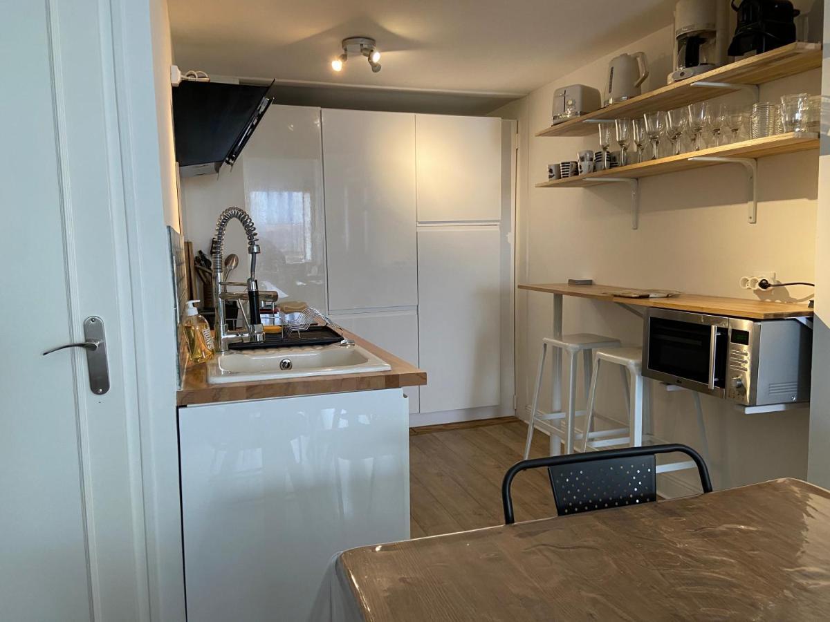 Superbe Duplex De 70M2 Avec 2 Chambres En Hyper Centre Au Calme Sur Cour Classe 3 Etoiles Avec Parking En Option ลาโรแชล ภายนอก รูปภาพ