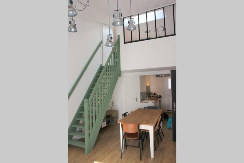Superbe Duplex De 70M2 Avec 2 Chambres En Hyper Centre Au Calme Sur Cour Classe 3 Etoiles Avec Parking En Option ลาโรแชล ภายนอก รูปภาพ