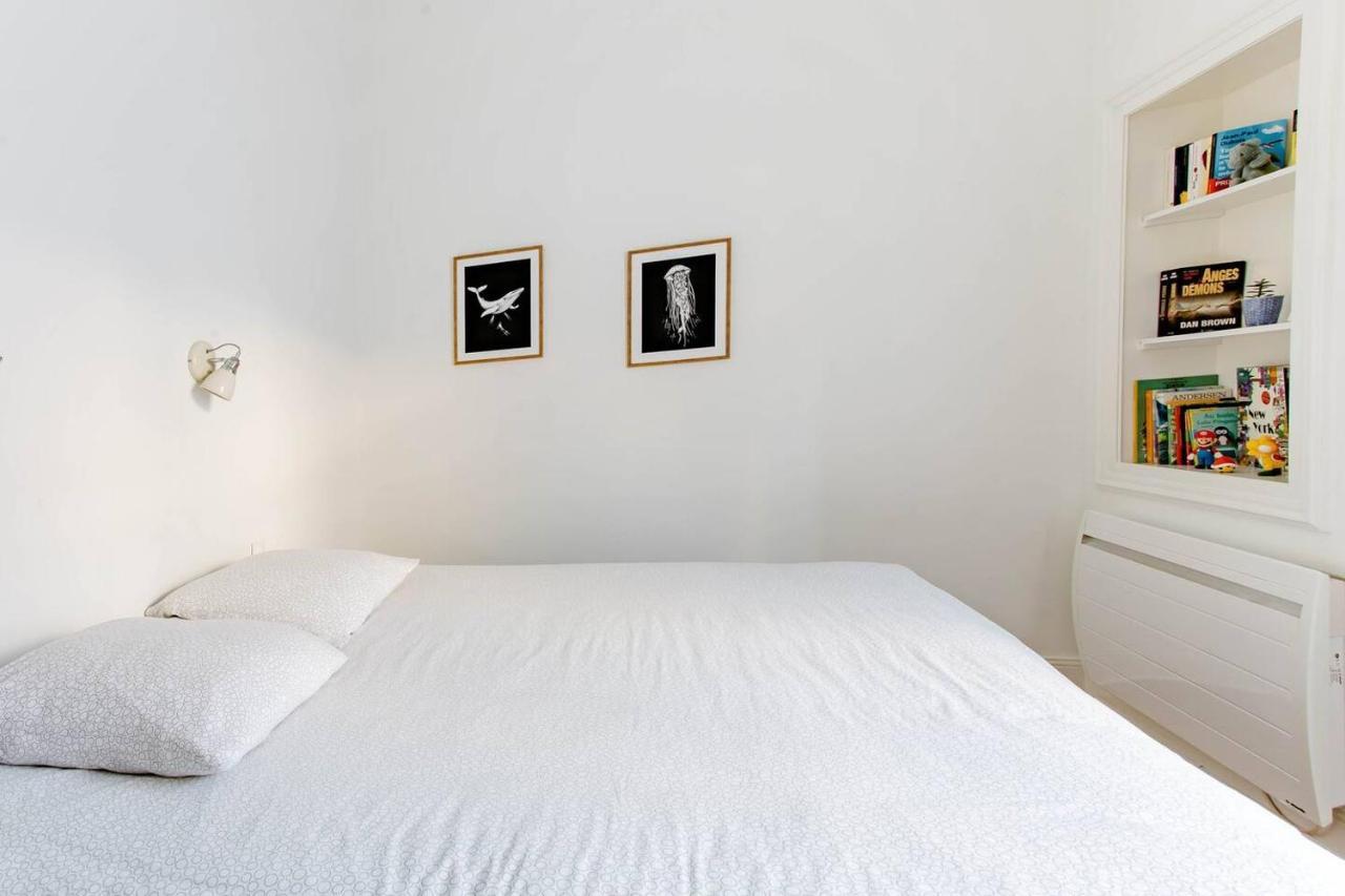Superbe Duplex De 70M2 Avec 2 Chambres En Hyper Centre Au Calme Sur Cour Classe 3 Etoiles Avec Parking En Option ลาโรแชล ภายนอก รูปภาพ